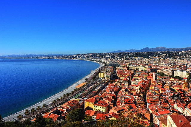 Quels sont les critères à prendre en compte pour acheter un appartement avec terrasse à Nice?